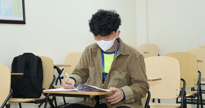 TOEFL ITP Mock Test-Final for Level 12 Students